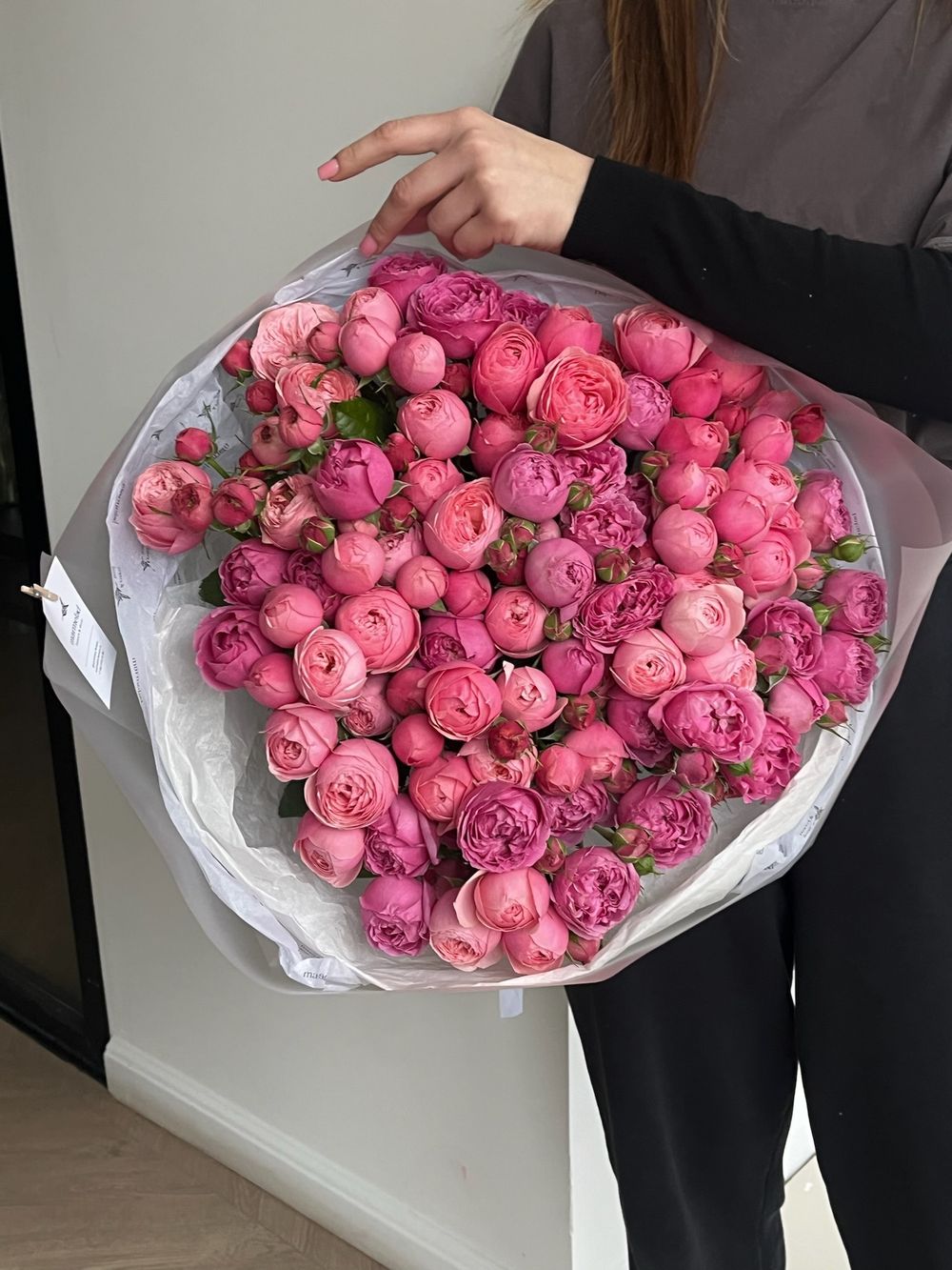Букет моно из яркой пионовидной розы