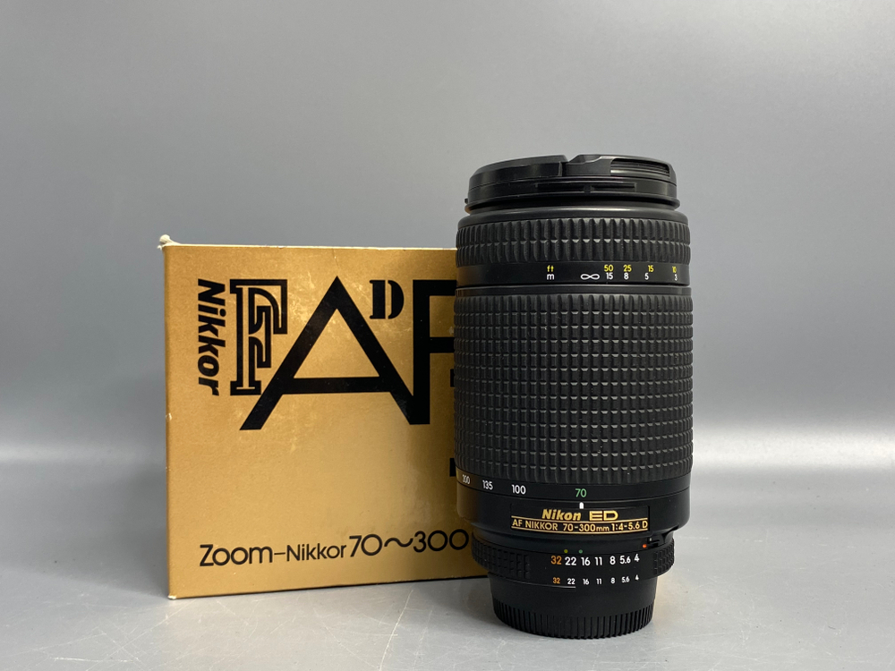 Nikon AF Zoom-Nikkor 70-300mm f/4-5.6D ED