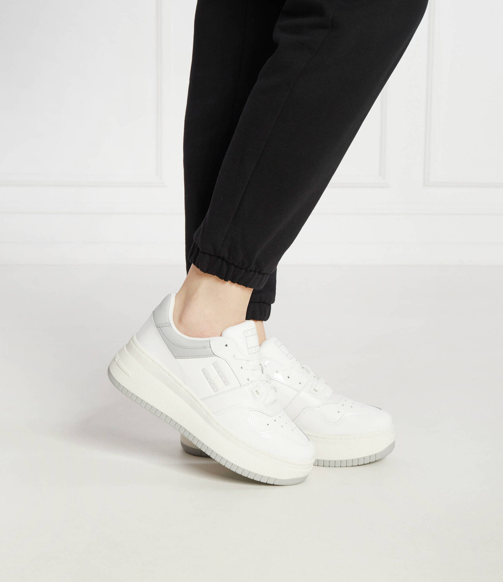 Кожаные кроссовки tjw retro basket flatform patent Tommy Jeans - экрю(EN0EN02523)