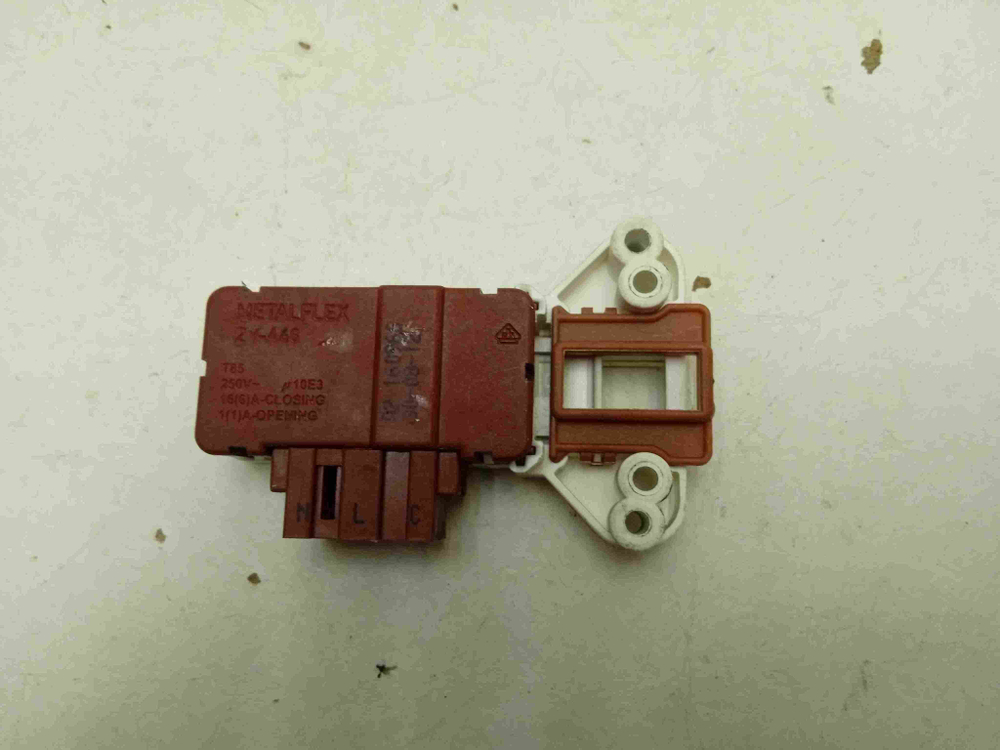 WS50Z149N кт215 Блокировка люка для стиральной машины Gorenie WS50Z149N б/у