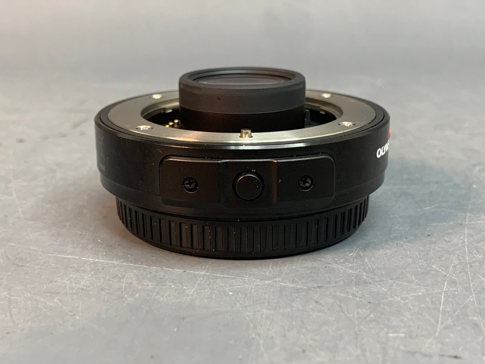Olympus MC-14 1.4x Teleconverter