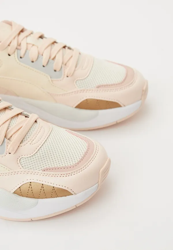 Кроссовки женские PUMA X-Ray 2 Square