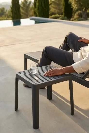 Столик пластиковый для шезлонга Wave Side Table
