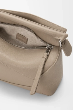Loewe Маленькая сумка Puzzle Edge из мягкой зернистой телячьей кожи, цвет глины
