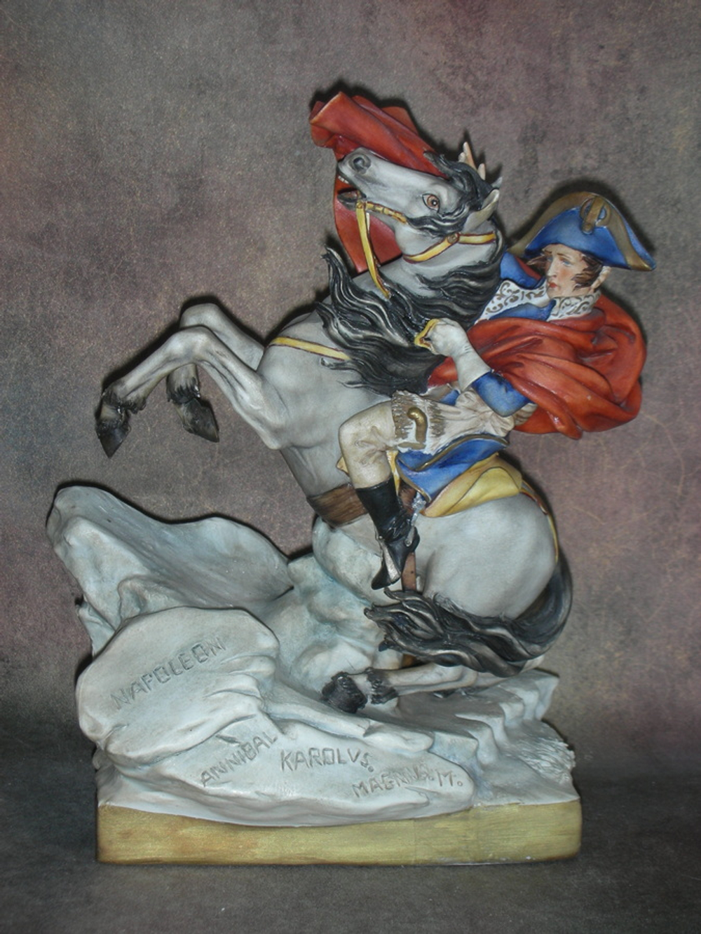 Статуэтка. Фарфор. Солдат. Переход Наполеона через Альпы. Capodimonte. Италия