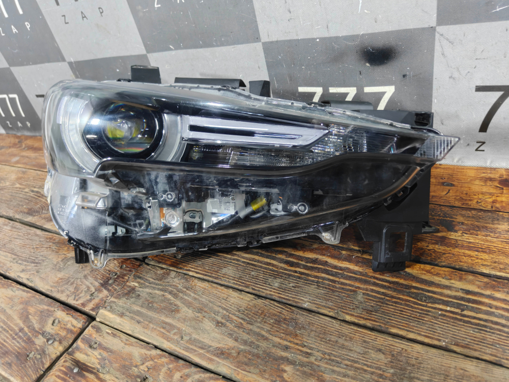 Фара правая Adaptive LED Mazda CX-5 2 (KF) 17-нв Б/У Оригинал KB8P51031H