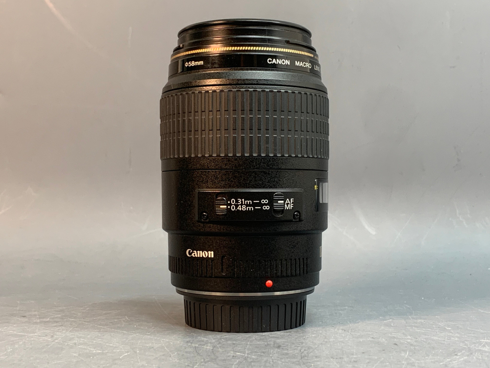 Canon EF 100mm 2.8 USM
