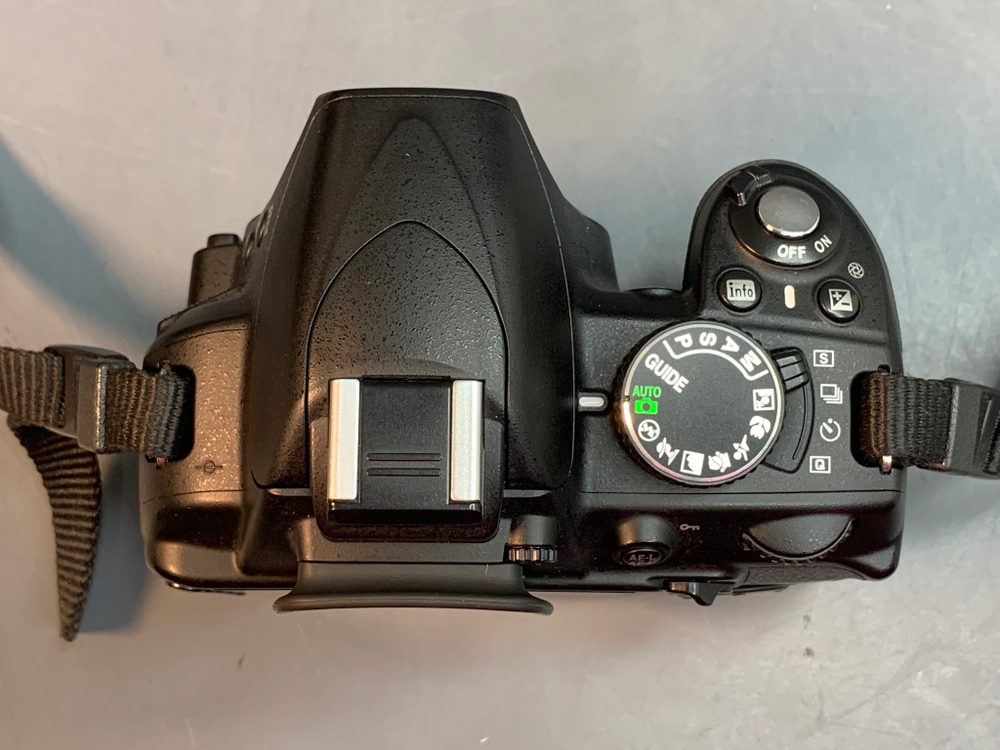 Nikon D3100 kit 18-55 mm