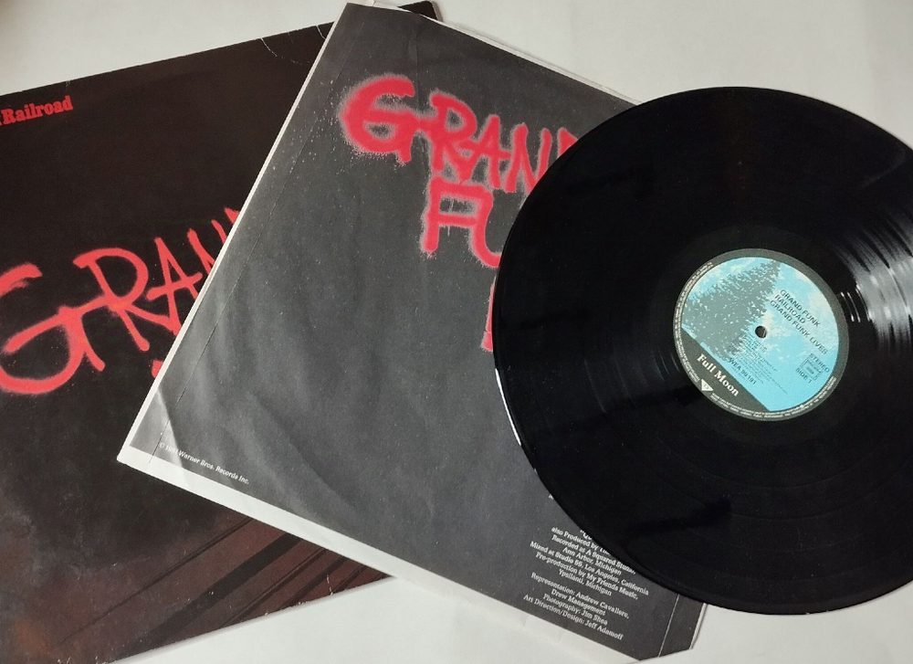 Винтажная виниловая пластинка LP Grand Funk Railroad Lives (Germany 1981)