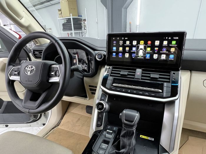 Магнитола для Toyota Land Cruiser 300 (экран климата снизу) - RDL-LC300 монитор 12.3" на Android 14, Быстрая, CarPlay, 4G SIM-слот