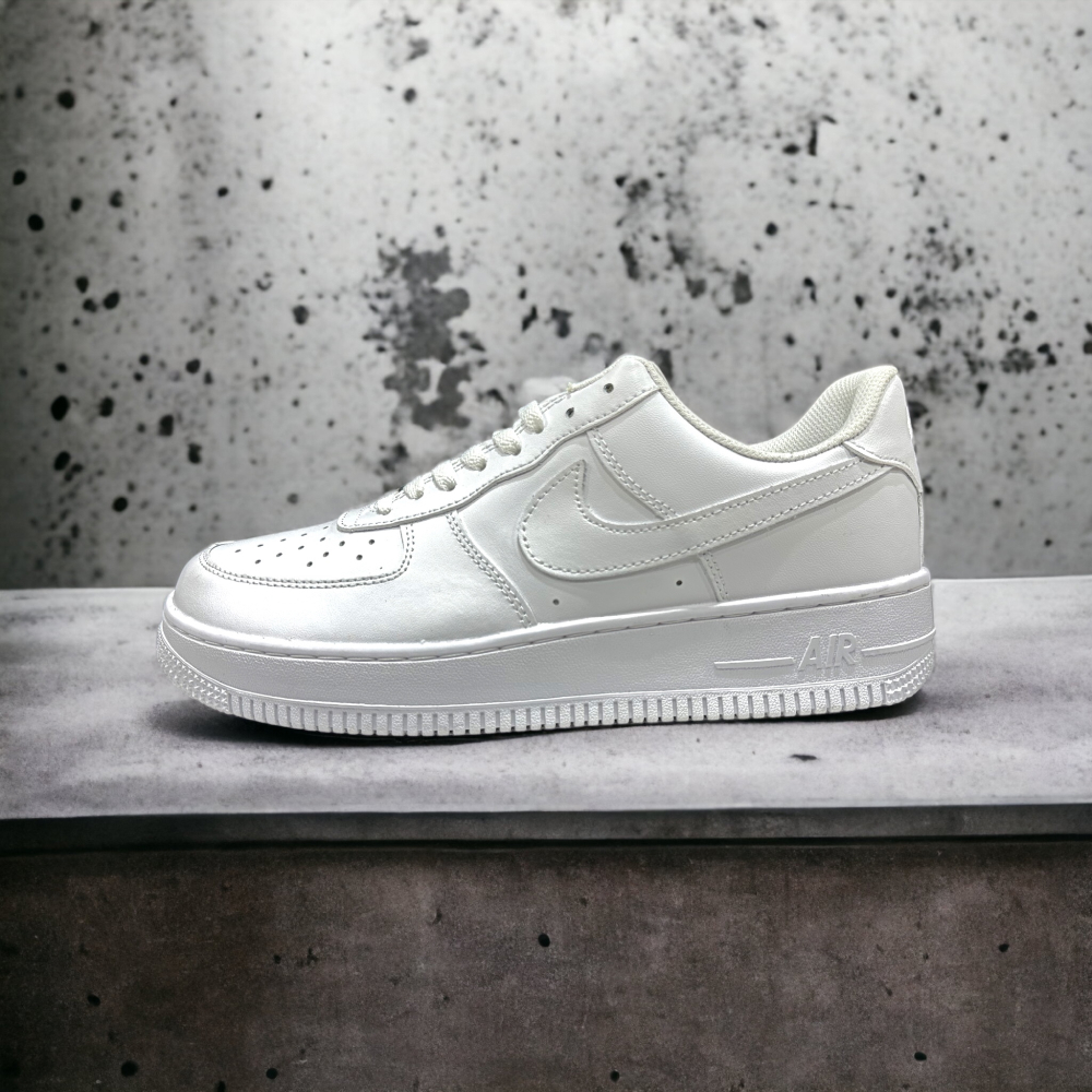 Nike Air Force 1 Low • White