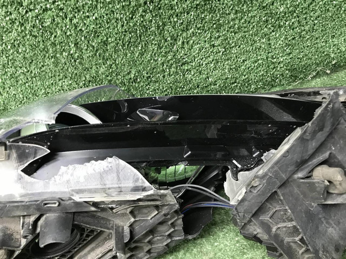 Битая Фара правая Hyundai Santa Fe 3 15-18 ксенон