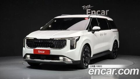 KIA Canival Gasoline 7-Seater Signature — 2025