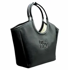 Кожаная средняя сумка Miu Miu Ivy черный