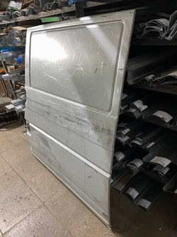 Накладка кузова левая до крыши Volkswagen Transporter T4