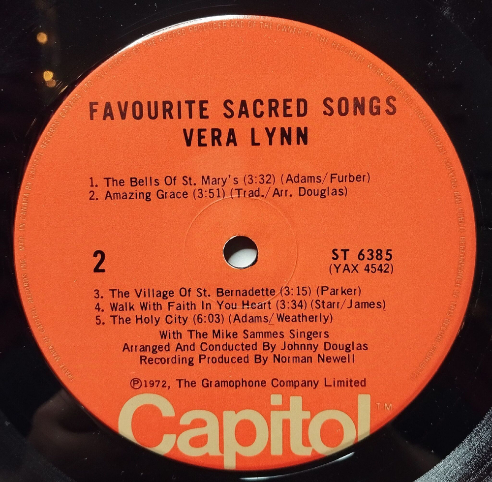 Винтажная виниловая пластинка LP Vera Lynn With Mike Sammes Singers Favourite Sacred Songs (Canada 1968)