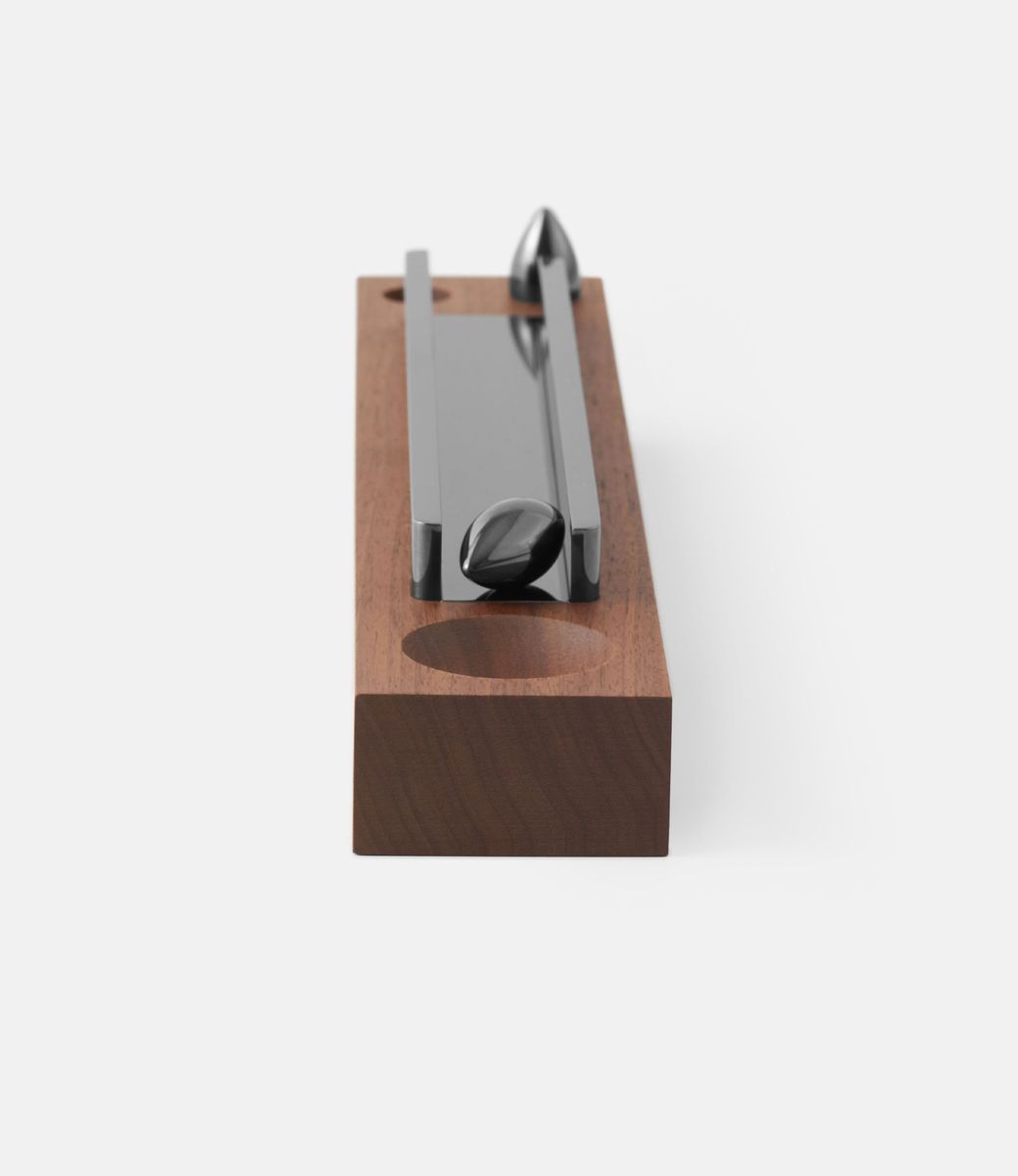 Nozaki Spindle Black — японская дзен-скульптура