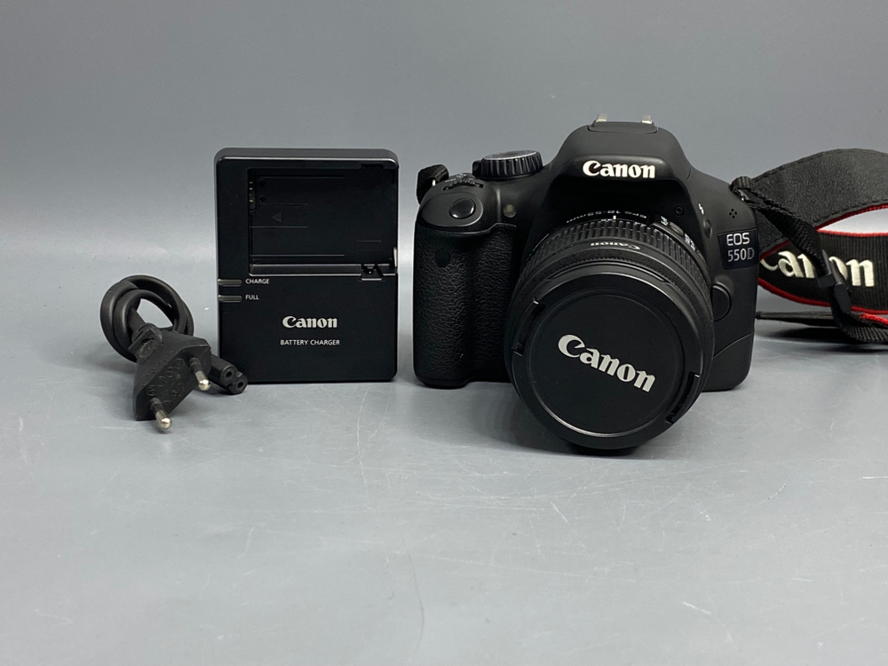 Canon 550D Kit 18-55mm IS II 2.500 кадров