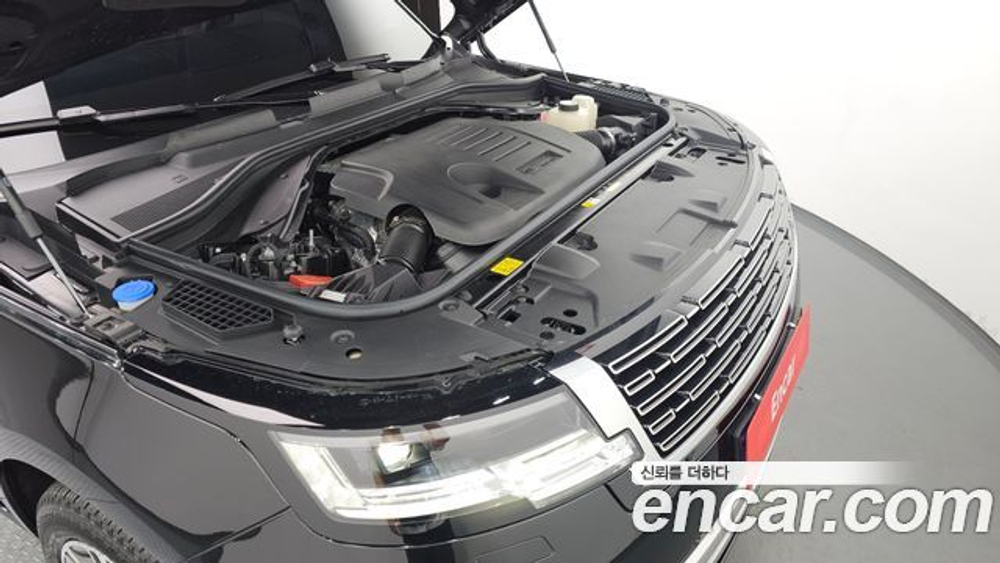 Land Rover Range Rover P550E AB — 2025