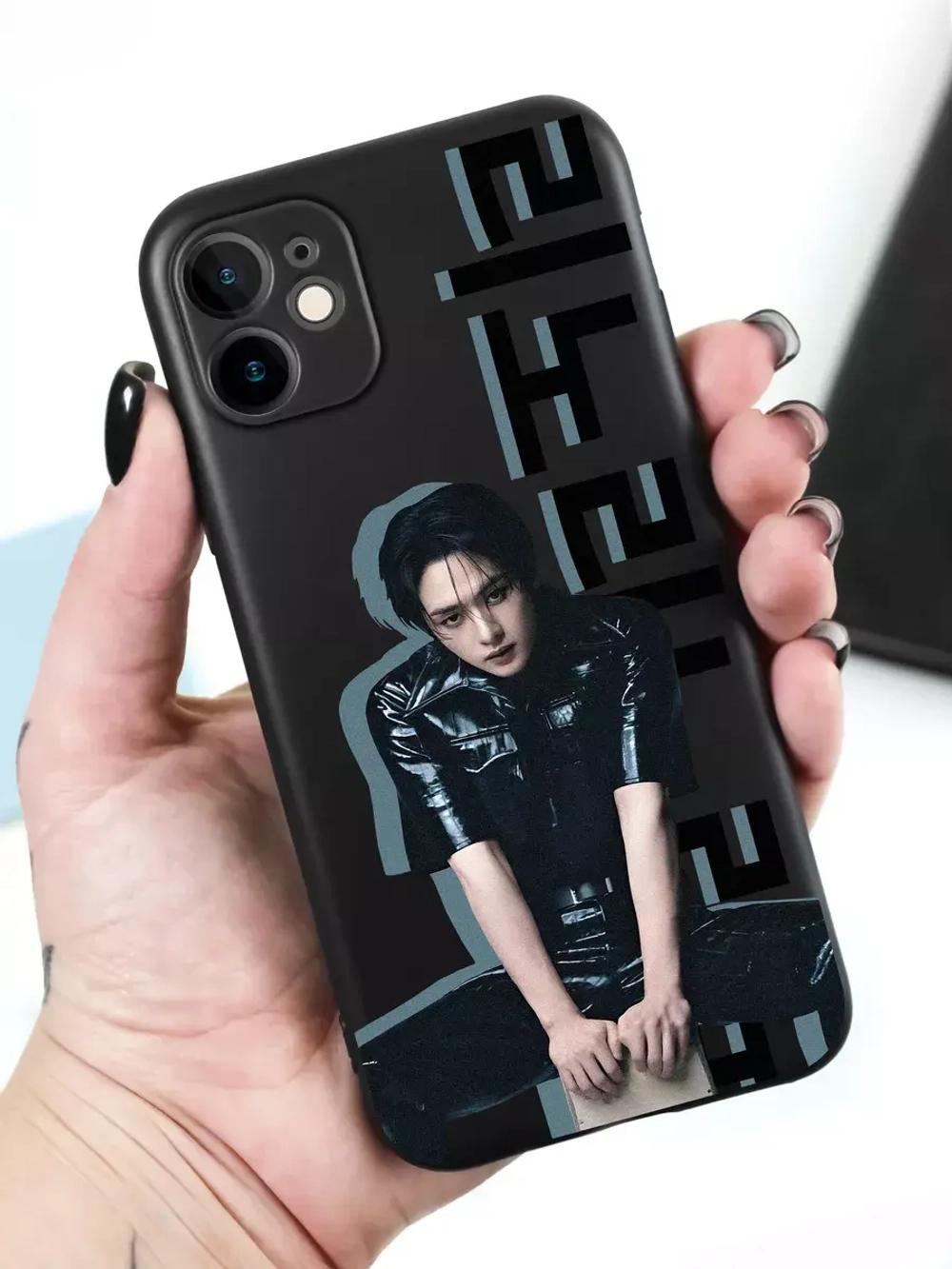 Чехол на iPhone 11 с принтом