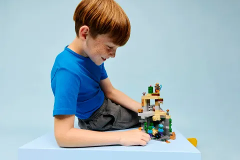Конструктор LEGO Minecraft 21587 Zombie Dungeon