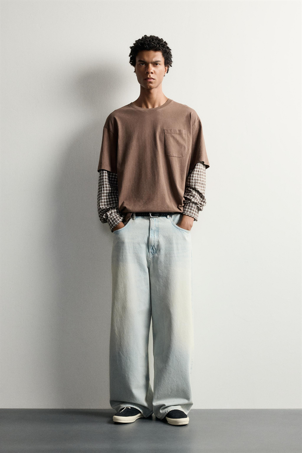 ФУТБОЛКА С РУКАВАМИ С ЭФФЕКТОМ МНОГОСЛОЙНОСТИ В КЛЕТКУ — ZARA