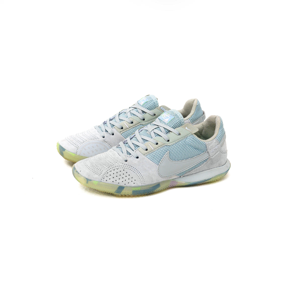 IN / Nike Streetgato / Smoky white