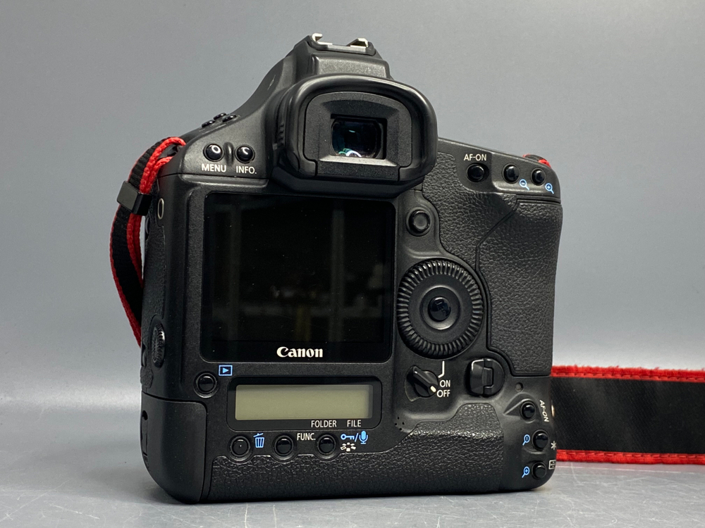 Canon EOS-1 Ds Mark III