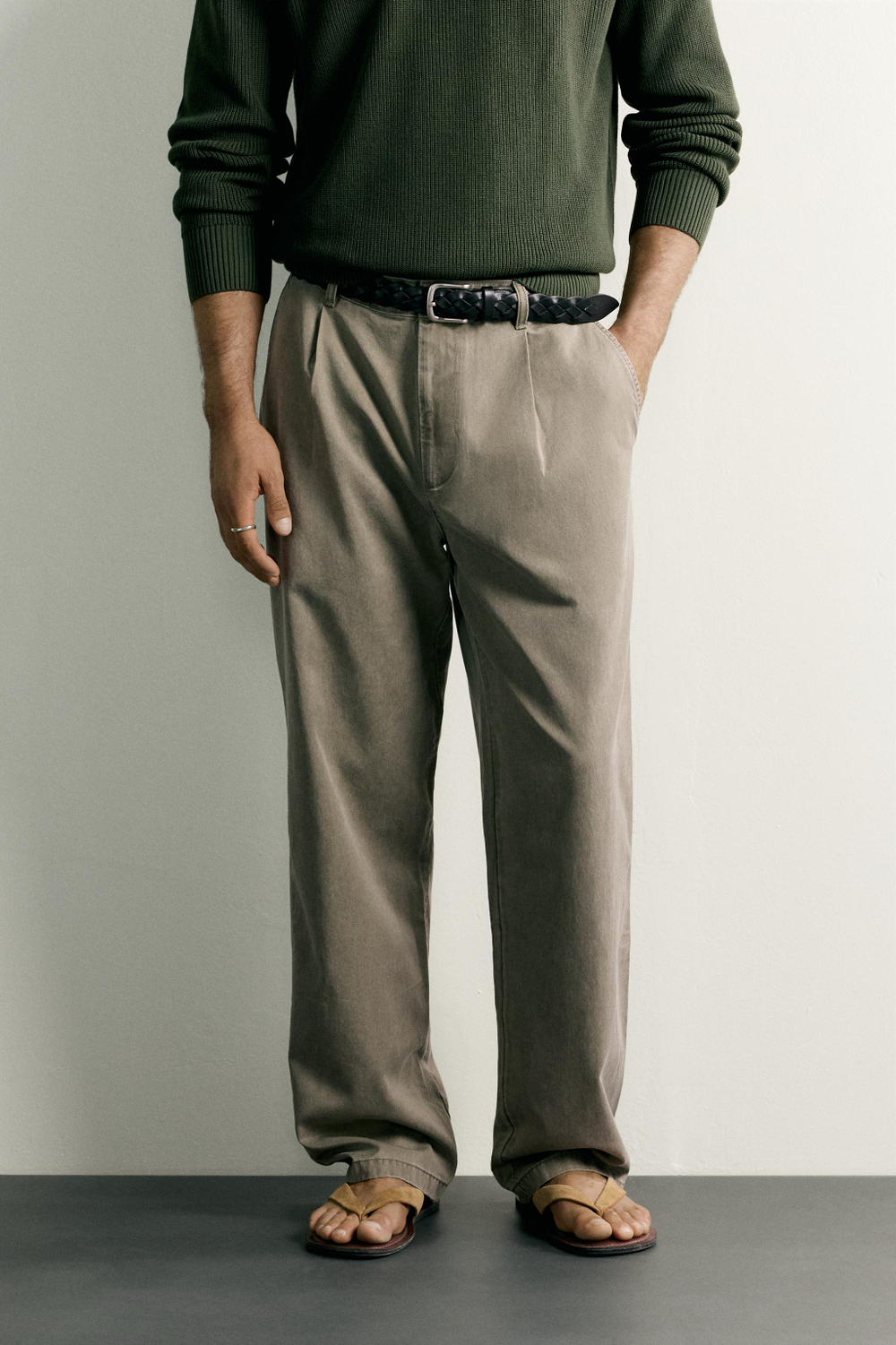 БРЮКИ ЧИНОС RELAXED FIT СО СКЛАДКАМИ — ZARA · 6887/452