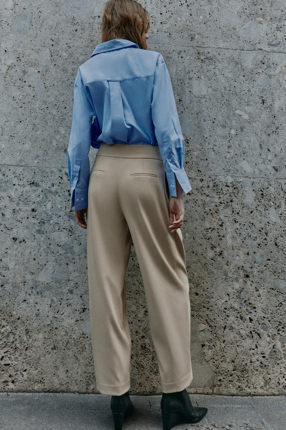БРЮКИ CARROT FIT С ЗАЩИПАМИ — ZARA