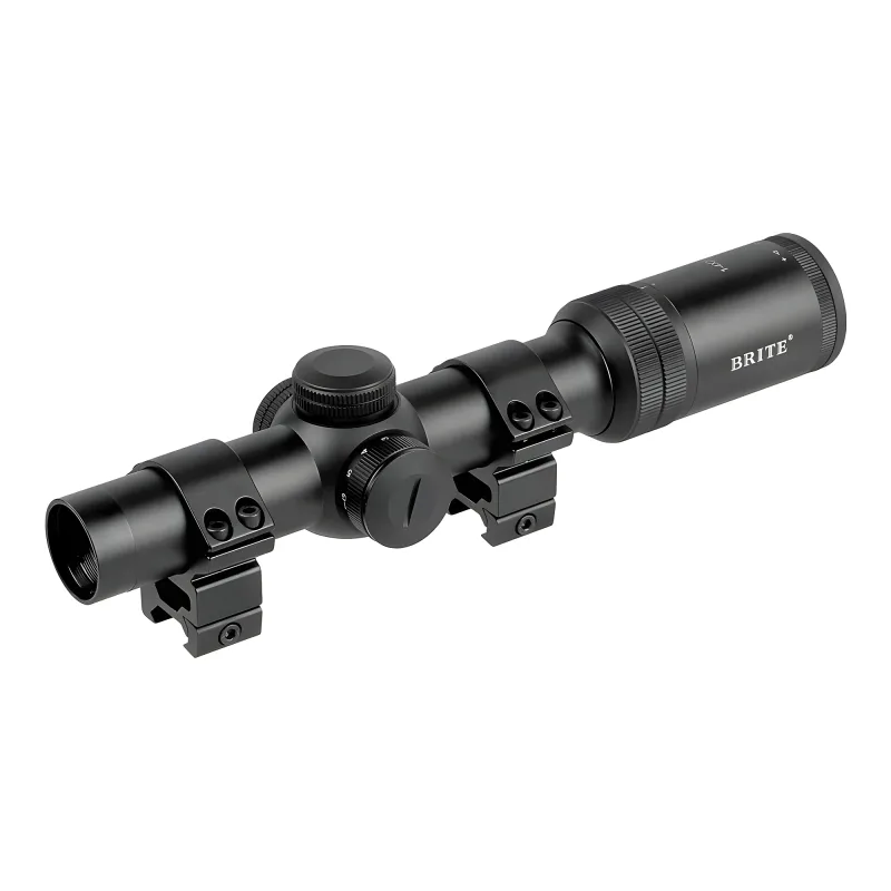 Прицел оптический BRITE LPVO 1-4X24 IR - общий вид с креплением на кольцах, ракурс спереди