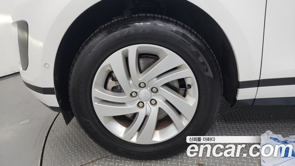 Land Rover Range Rover Evoque P250 S — 2024