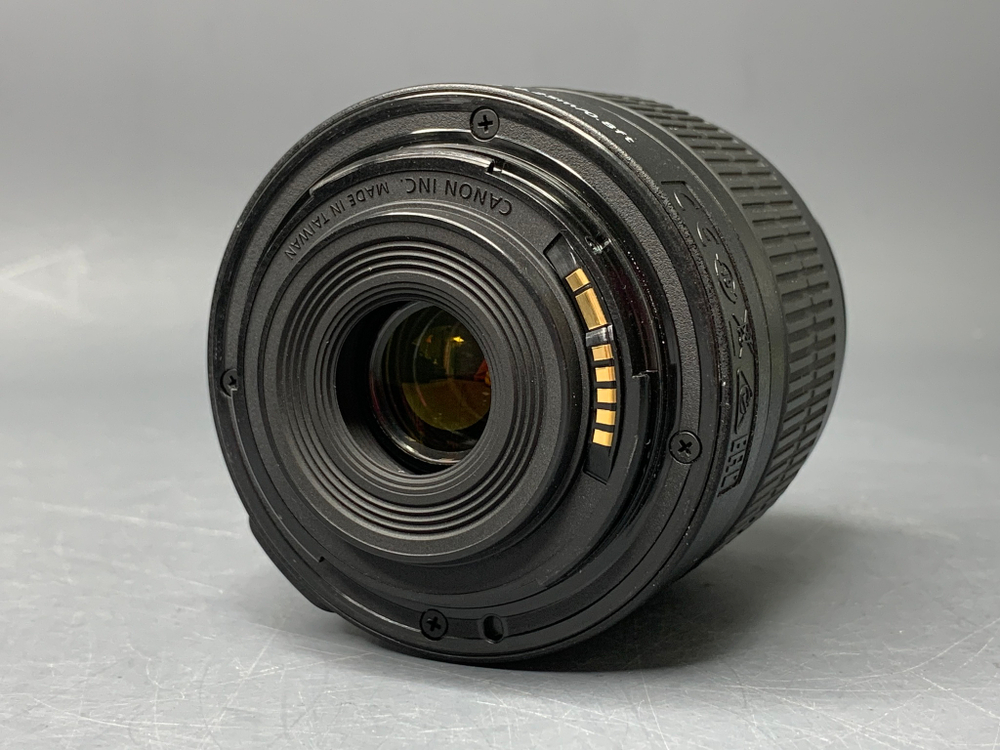 Canon EOS 4000D Kit 18-55mm 3.5-5.6 III
