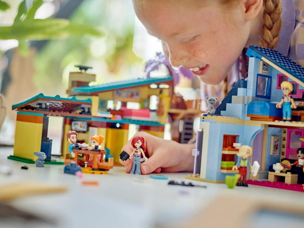 Конструктор LEGO Friends 42620 Семейные дома Олли и Пейсли