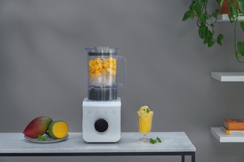 SMEG BLC01BLMEU Блендер, объем кувшина 1,5л, черный матовый