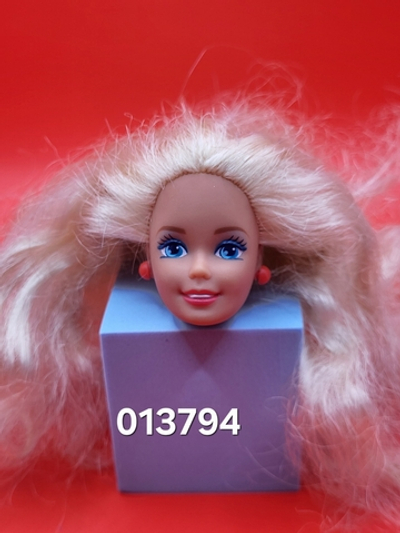 Голова Куклы Барби винтаж Enchanted Princess Barbie 1993 год. 013794