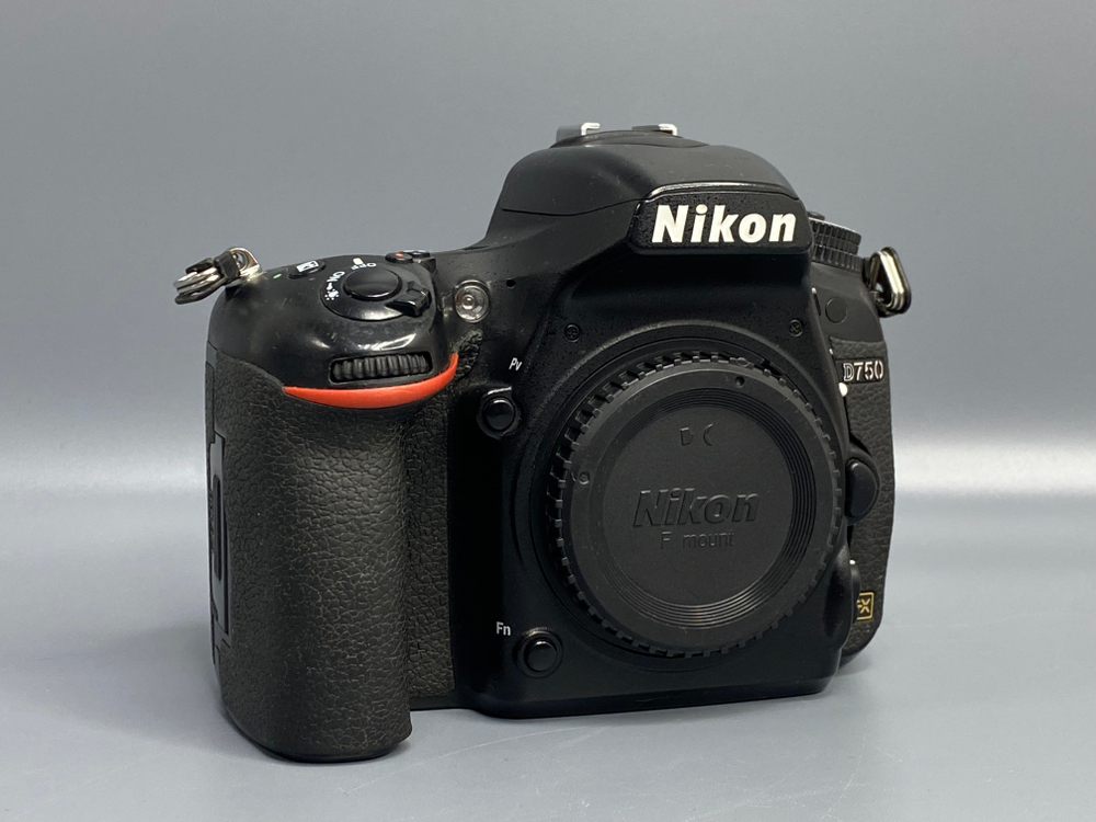 Nikon D750 — нерабочий
