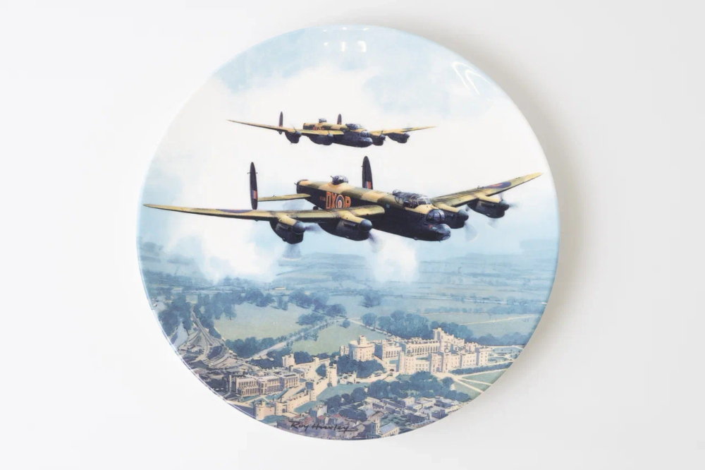 Коллекционная тарелка «Ланкастер над Виндзорским замком» (Lancaster Over Windsor Castle)