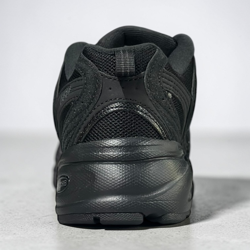 New Balance 530 • Total Black