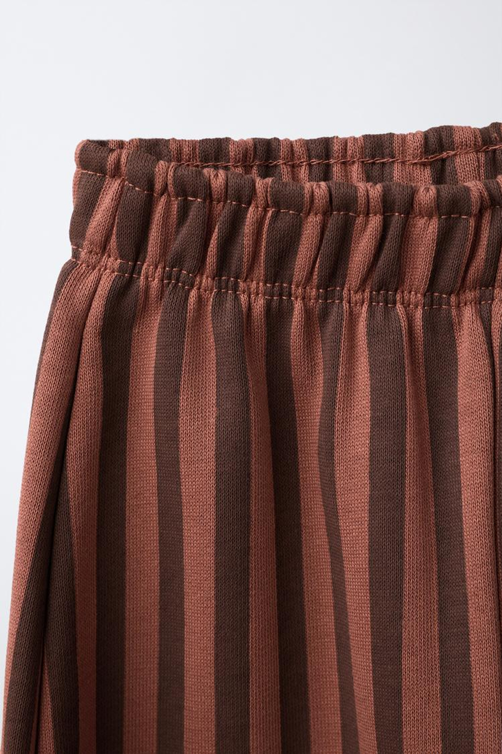 ZARA КОМПЛЕКТ: ТОЛСТОВКА И БРЮКИ, ЧЕРЕПИЧНЫЙ