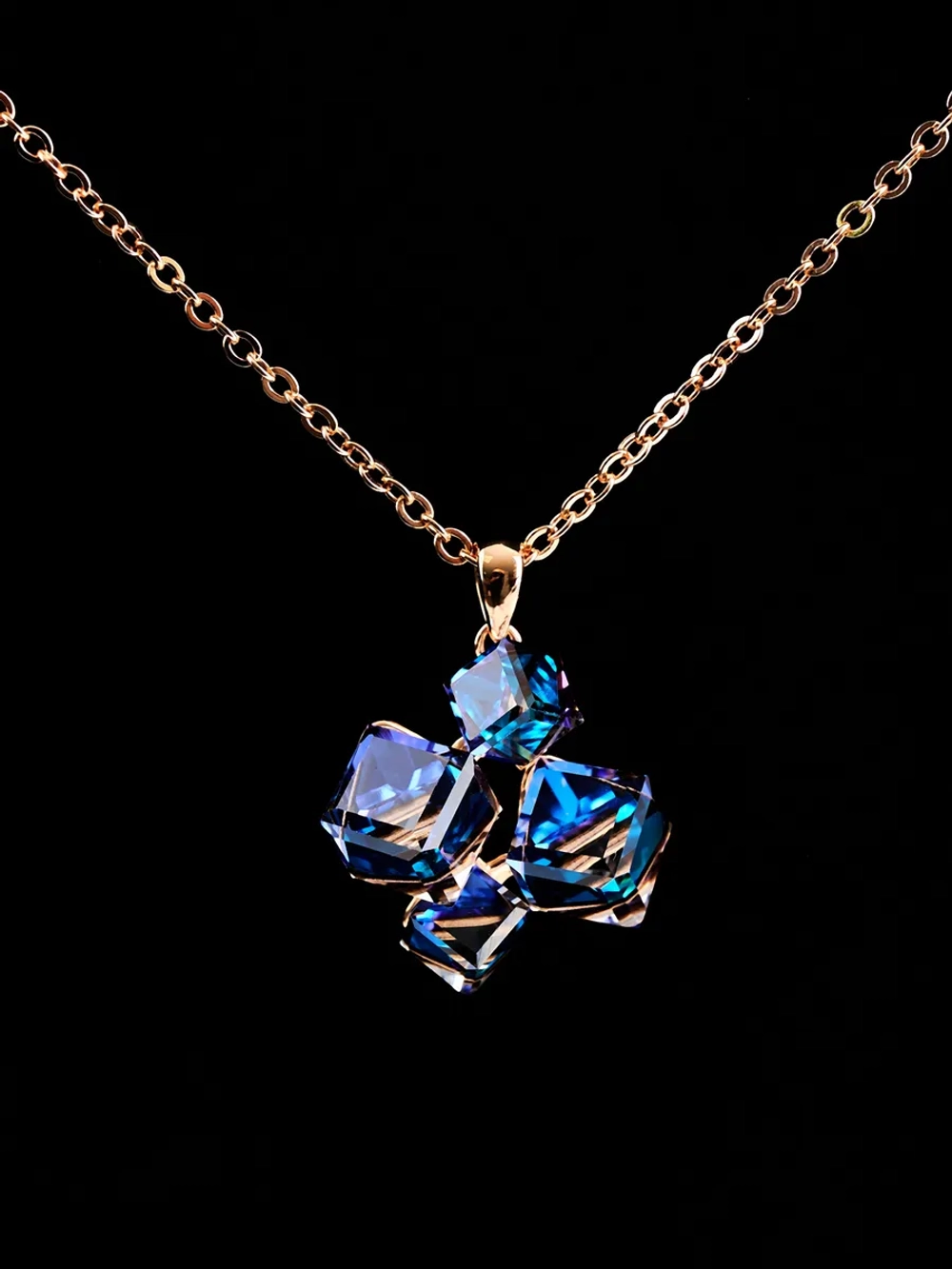 Подвеска-ромб Мираж с синими кубиками Swarovski