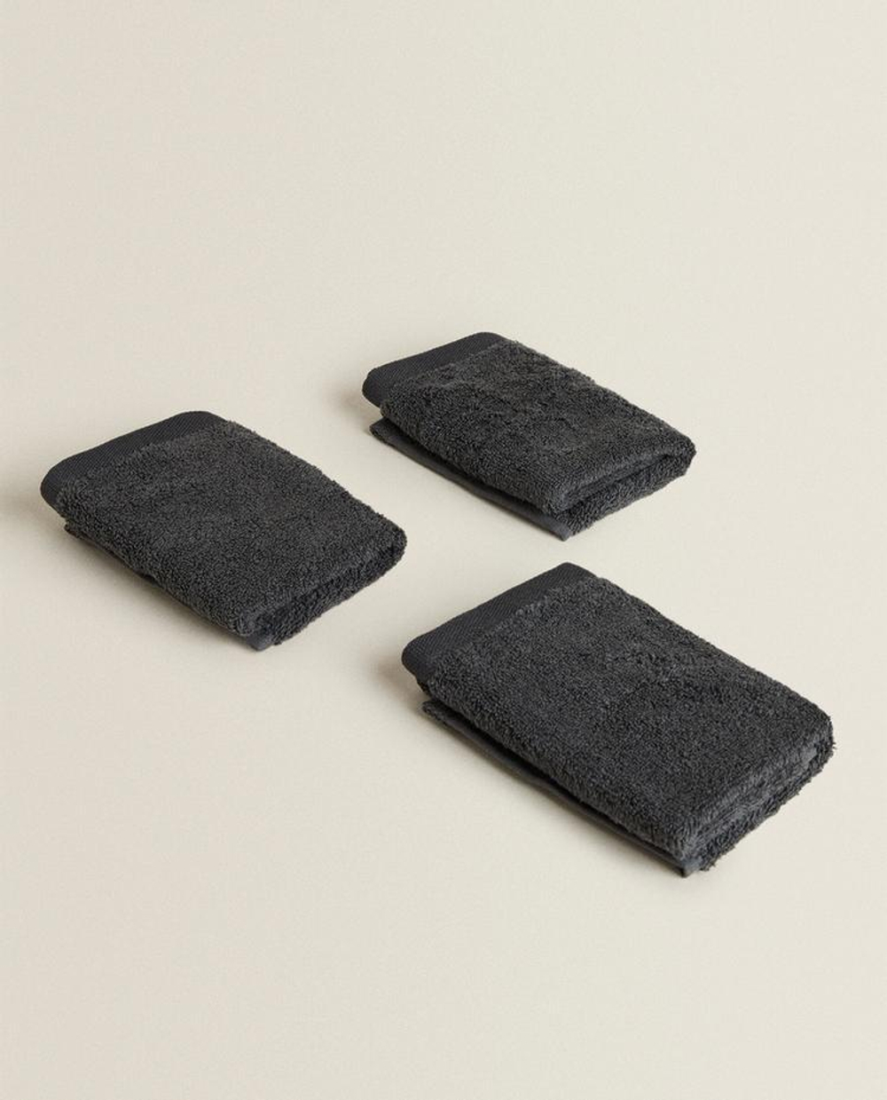 ZARA HOME ПОЛОТЕНЦЕ ИЗ ХЛОПКА ВЫСШЕГО КАЧЕСТВА (НАБОР ИЗ 3 ШТ), АНТРАЦИТОВО-СЕРЫЙ