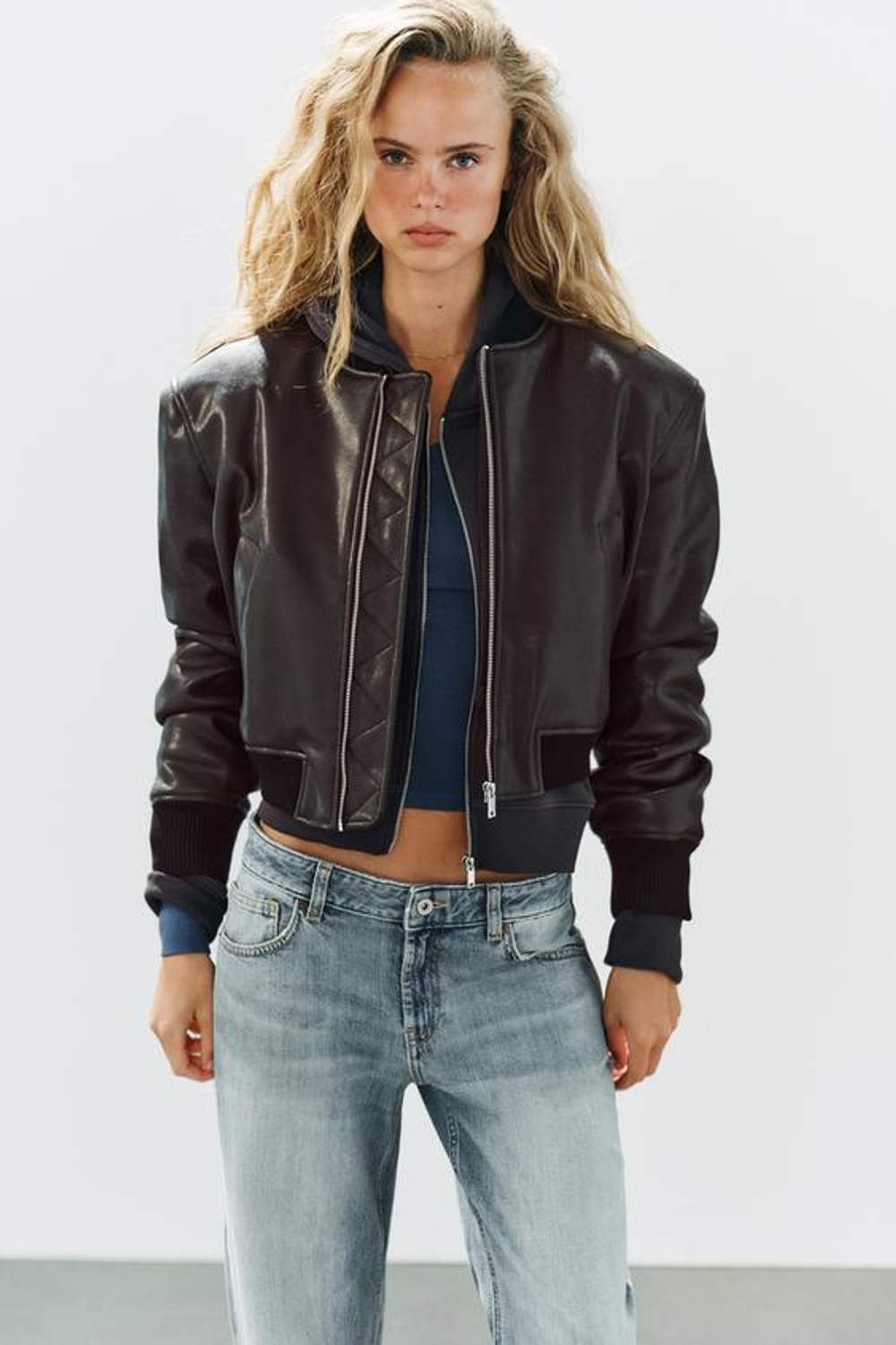 ZARA БОМБЕР ИЗ ИСКУССТВЕННОЙ КОЖИ, КОРИЧНЕВЫЙ