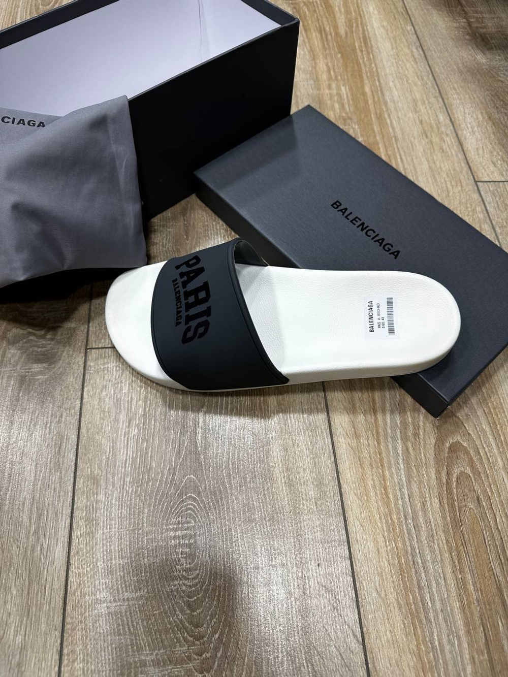 Шлёпанцы Balenciaga