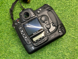 Nikon D2X