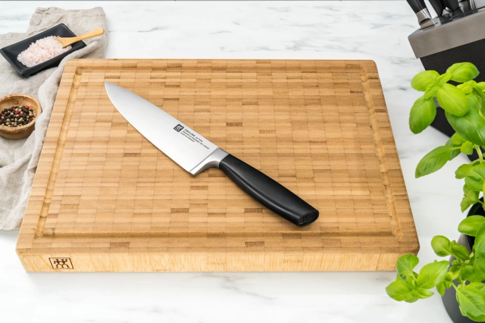 Zwilling Набор из 4 ножей Four Star в бамбуковом блоке EAN 4009839273995