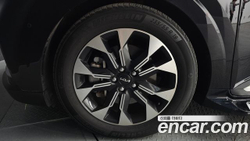 KIA Canival Gasoline 9-Seater Hi-Limousine — 2022