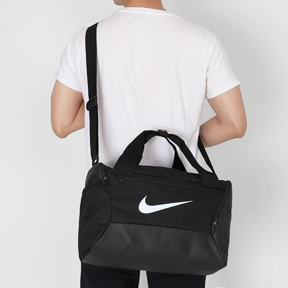 Сумка спортивная NIKE Brasilia 9.5