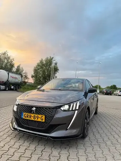 Peugeot 208 GT