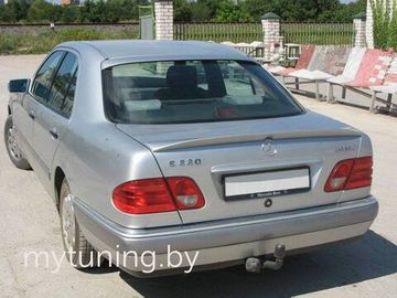 Козырек на заднее стекло для Mercedes E W210